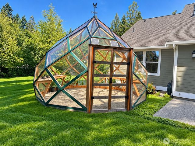 48 E Olympic Palisades Dr, Belfair, WA 98528