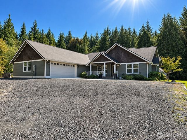 48 E Olympic Palisades Dr, Belfair, WA 98528