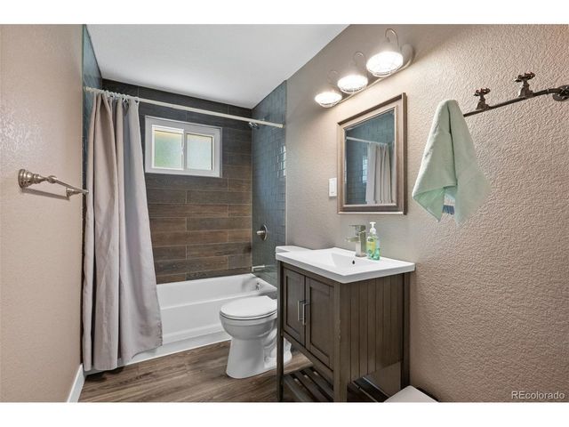 1435 S Zephyr St, Denver, CO 80232