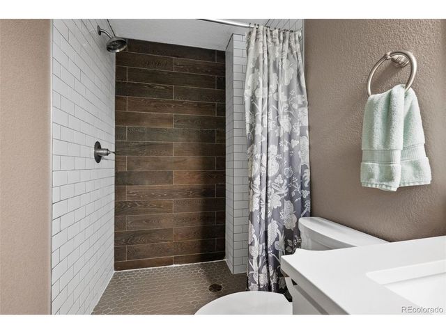 1435 S Zephyr St, Denver, CO 80232