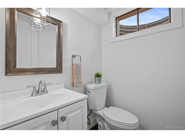 1435 S Zephyr St, Denver, CO 80232
