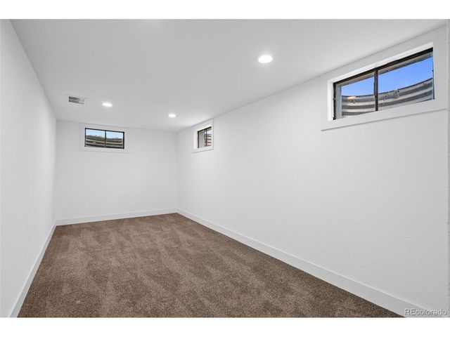 1435 S Zephyr St, Denver, CO 80232