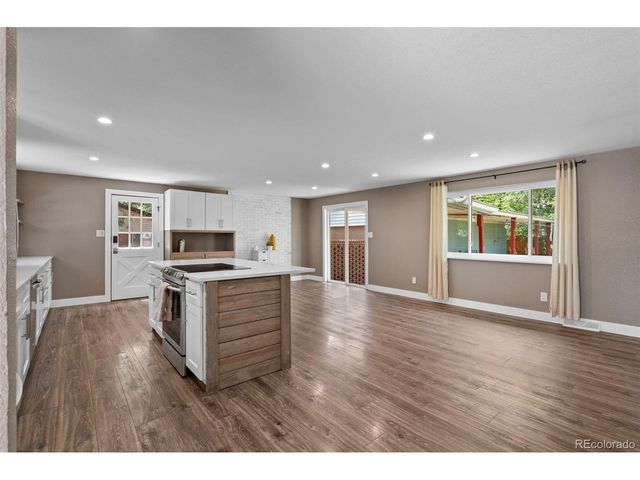 1435 S Zephyr St, Denver, CO 80232