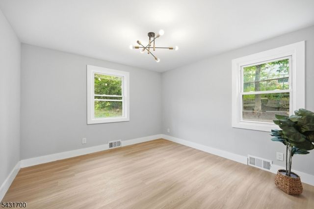 1 Lorelei Rd, West Orange Twp., NJ 07052