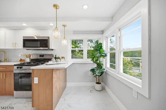 1 Lorelei Rd, West Orange Twp., NJ 07052