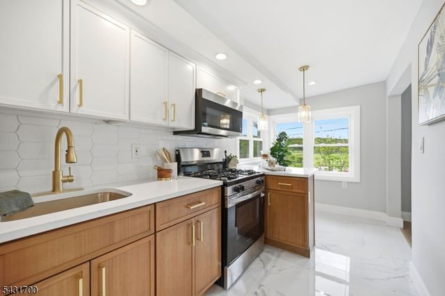 1 Lorelei Rd, West Orange Twp., NJ 07052