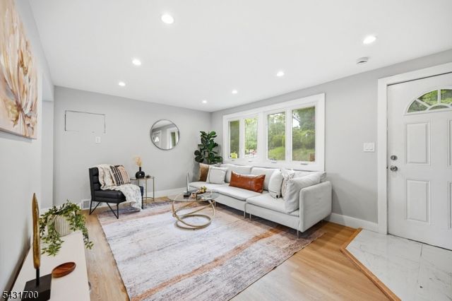 1 Lorelei Rd, West Orange Twp., NJ 07052
