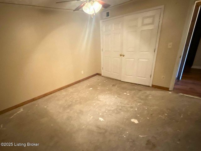 4815 Plum Creek Rd, Taylorsville, KY 40071