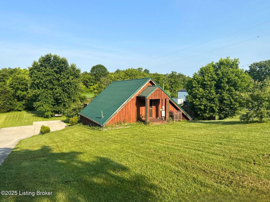 4815 Plum Creek Rd, Taylorsville, KY 40071