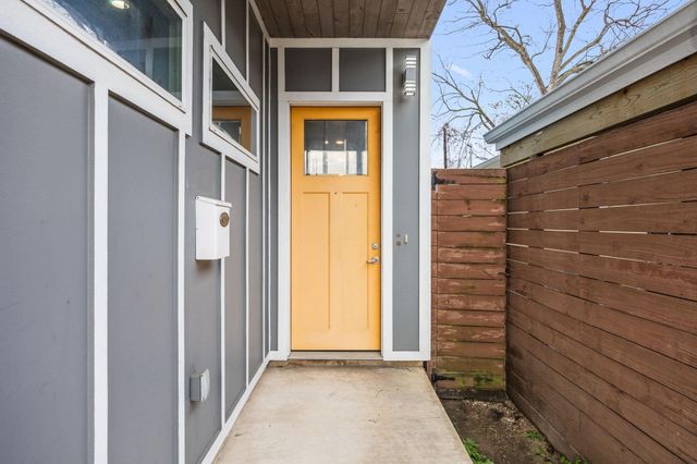 317 E 35th Street A, Houston, TX 77018