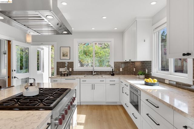 244 Cross Rd, Oakland, CA 94618