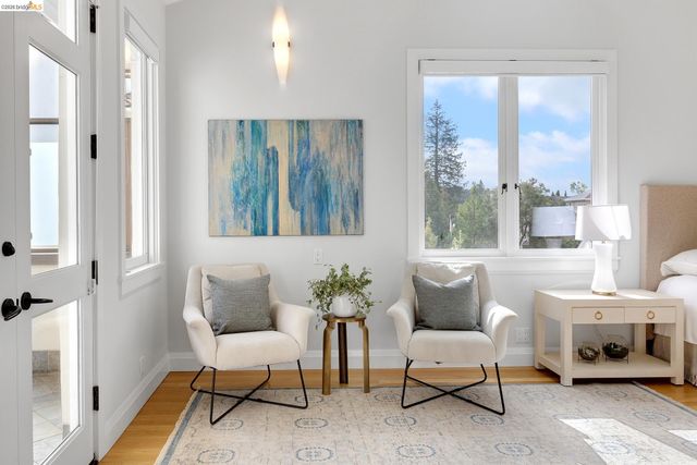 244 Cross Rd, Oakland, CA 94618