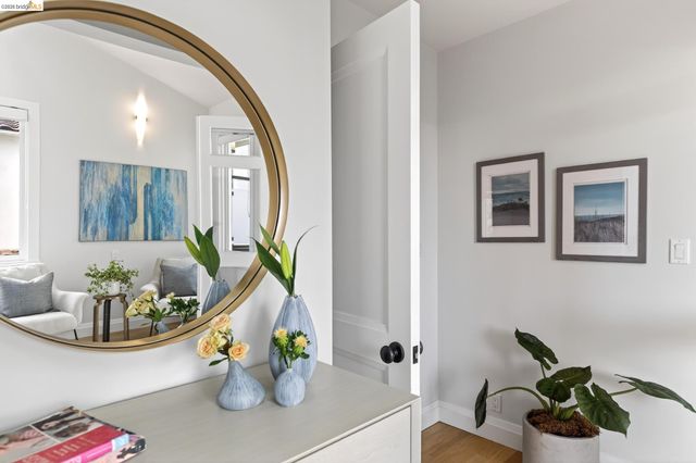 244 Cross Rd, Oakland, CA 94618