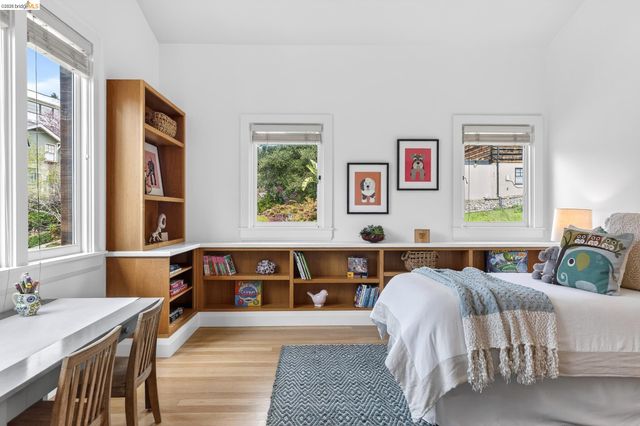 244 Cross Rd, Oakland, CA 94618