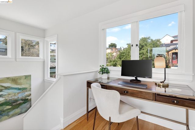 244 Cross Rd, Oakland, CA 94618