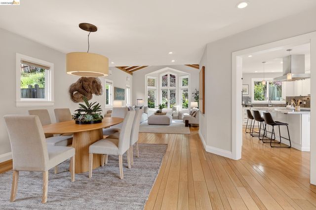 244 Cross Rd, Oakland, CA 94618