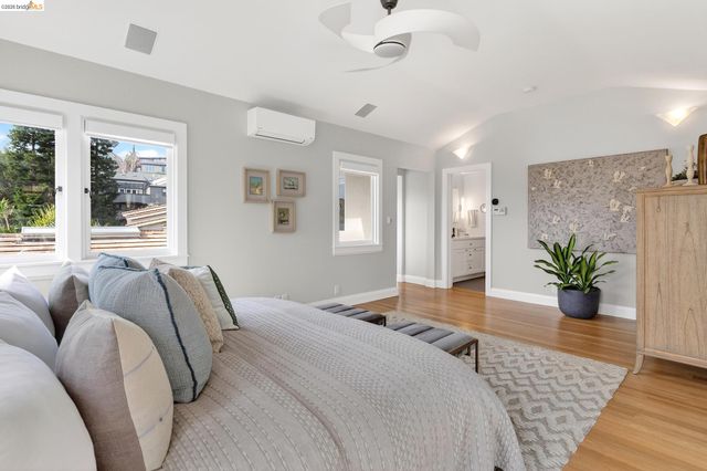 244 Cross Rd, Oakland, CA 94618