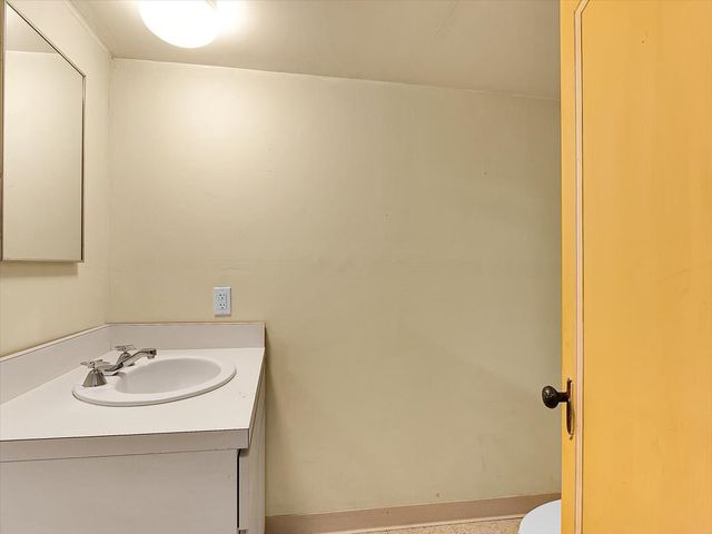 4952 N Bernard Street, Chicago, IL 60625