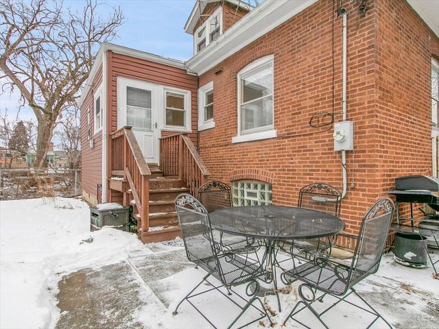 4952 N Bernard Street, Chicago, IL 60625