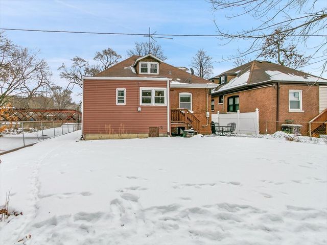 4952 N Bernard Street, Chicago, IL 60625