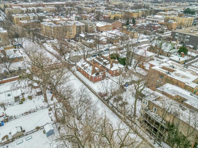 4952 N Bernard Street, Chicago, IL 60625