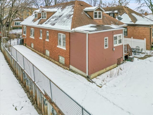 4952 N Bernard Street, Chicago, IL 60625