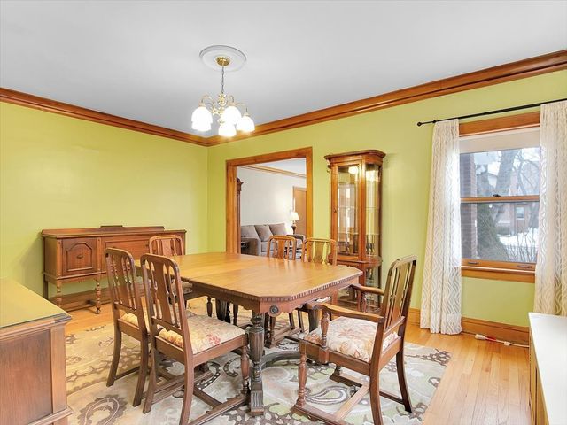 4952 N Bernard Street, Chicago, IL 60625