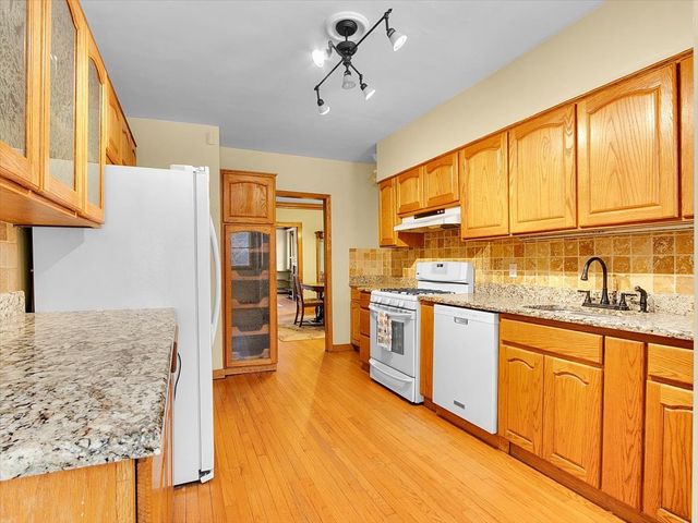 4952 N Bernard Street, Chicago, IL 60625