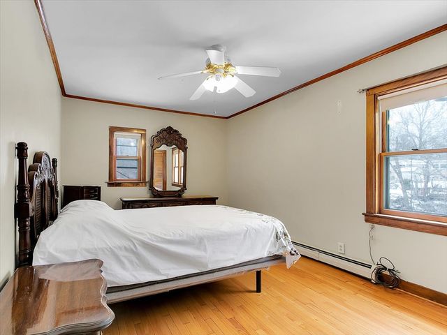 4952 N Bernard Street, Chicago, IL 60625