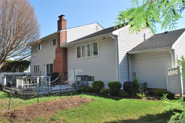 66 Laurel Drive, Massapequa Park, NY 11762