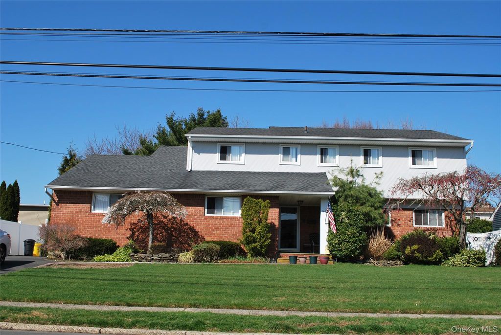 66 Laurel Drive, Massapequa Park, NY 11762