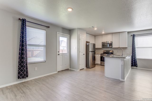 10623 De Gonzalo, Converse, TX 78109