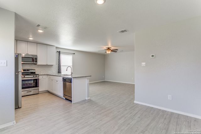 10623 De Gonzalo, Converse, TX 78109