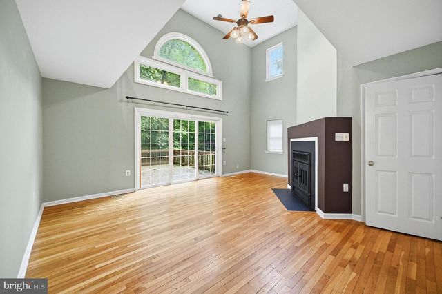 1649 BENNINGTON HOLLOW LN, Reston, VA 20194