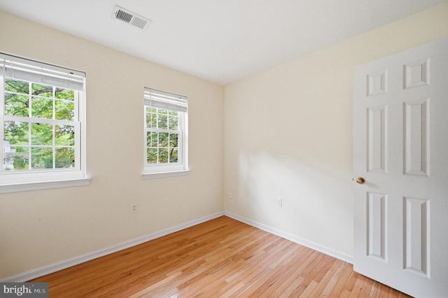 1649 BENNINGTON HOLLOW LN, Reston, VA 20194