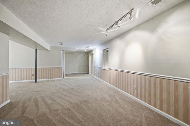 1649 BENNINGTON HOLLOW LN, Reston, VA 20194