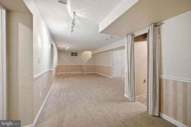 1649 BENNINGTON HOLLOW LN, Reston, VA 20194