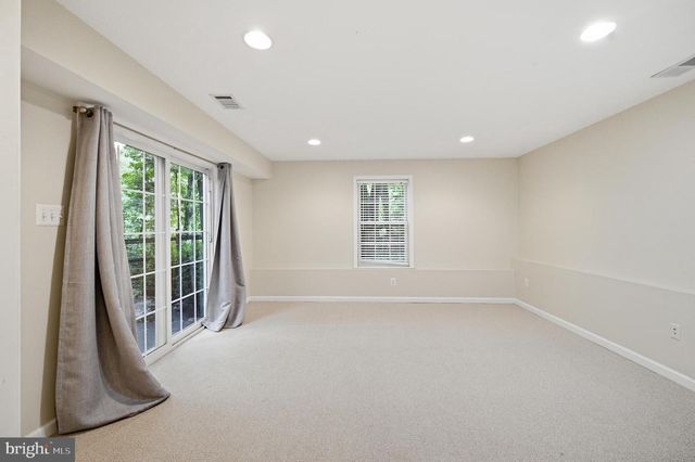 1649 BENNINGTON HOLLOW LN, Reston, VA 20194