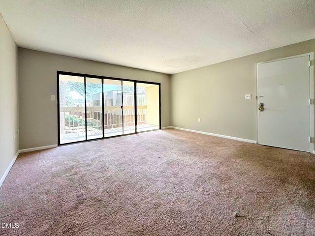 500 Umstead Drive A 304, Chapel Hill, NC 27516