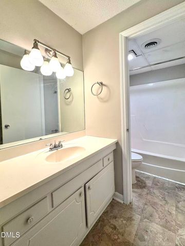 500 Umstead Drive A 304, Chapel Hill, NC 27516