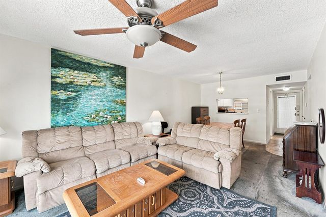 3000 E SUNRISE LAKES Drive E 223, Sunrise, FL 33322