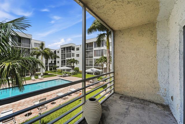 3000 E SUNRISE LAKES Drive E 223, Sunrise, FL 33322