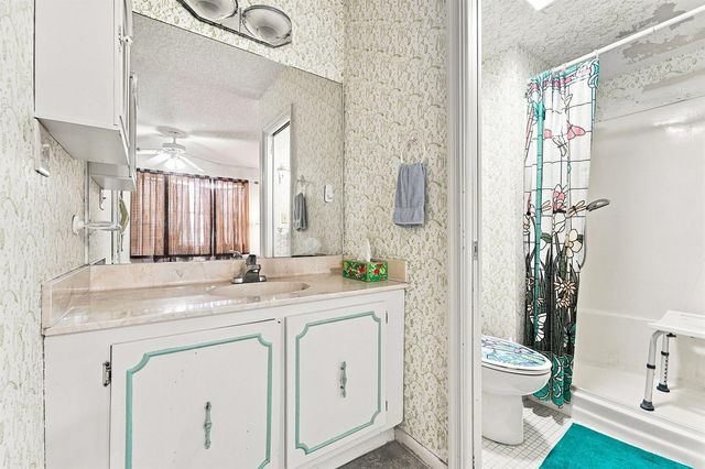 3000 E SUNRISE LAKES Drive E 223, Sunrise, FL 33322