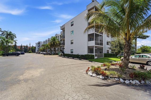3000 E SUNRISE LAKES Drive E 223, Sunrise, FL 33322