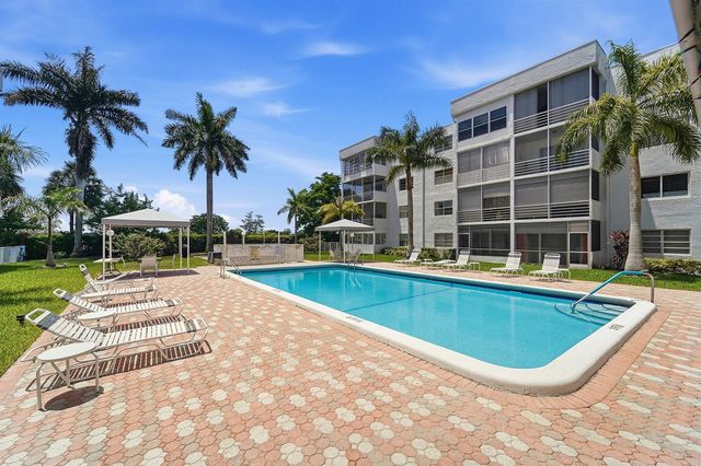 3000 E SUNRISE LAKES Drive E 223, Sunrise, FL 33322