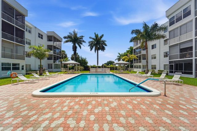 3000 E SUNRISE LAKES Drive E 223, Sunrise, FL 33322