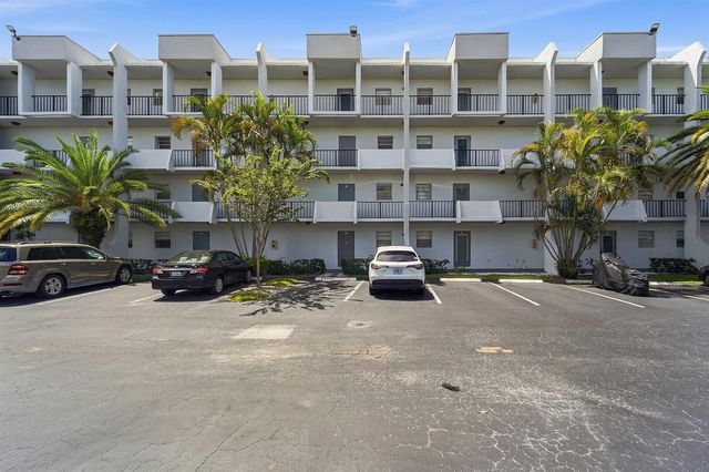 3000 E SUNRISE LAKES Drive E 223, Sunrise, FL 33322
