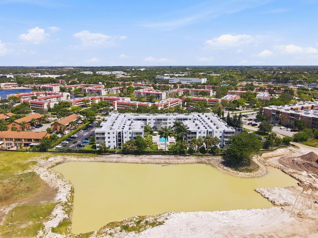3000 E SUNRISE LAKES Drive E 223, Sunrise, FL 33322