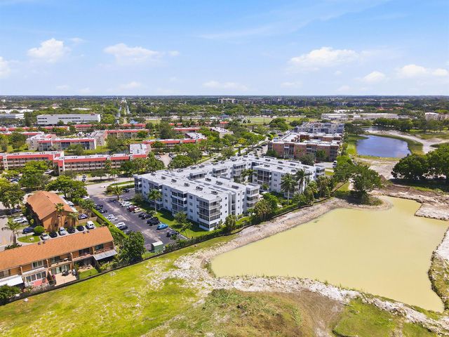 3000 E SUNRISE LAKES Drive E 223, Sunrise, FL 33322