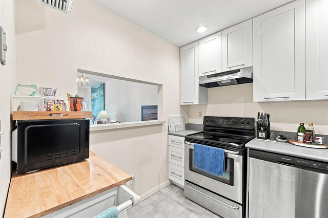 3000 E SUNRISE LAKES Drive E 223, Sunrise, FL 33322